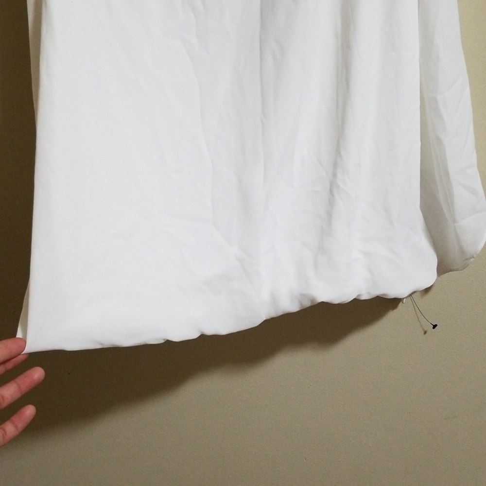 White top - Picture 3 of 4
